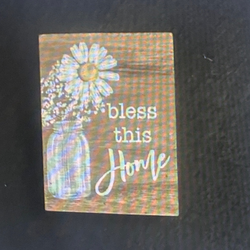 Rustic Brown Wall Decor with White Daisy Design